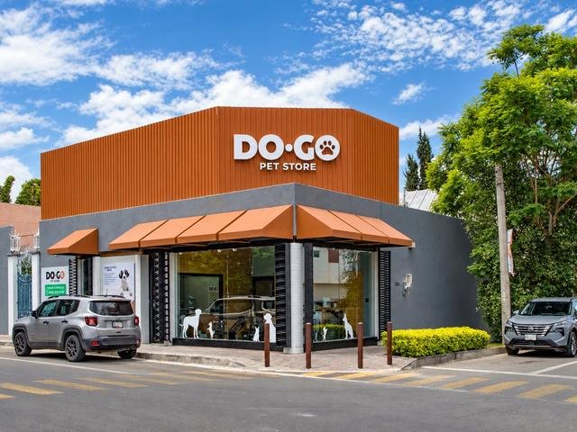 Fachada de la sucursal DOGO Pet Store Cuauhtémoc en San Luis Potosí