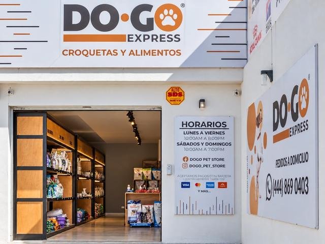 Fachada de DOGO Express Villa Magna en Av. Romanica, San Luis Potosí